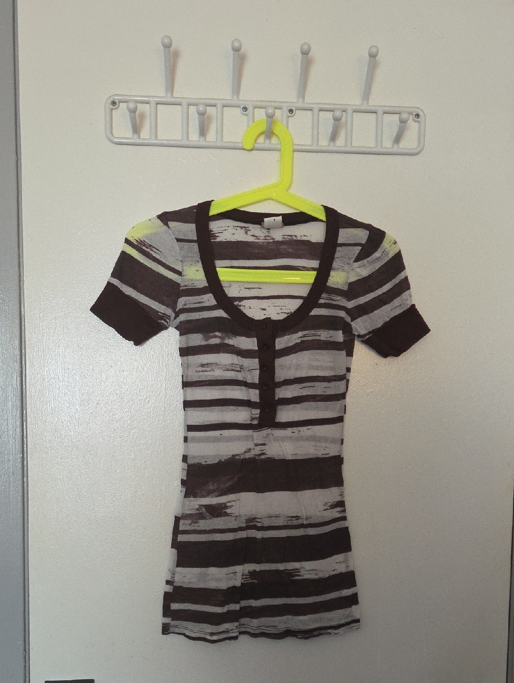 Vintage Y2K Daytrip The Buckle Distressed Stripe Henley Top Small Bella Swan